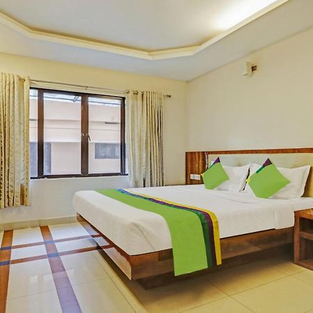 Hotel Treebo Trend Time Square Marine Drive Kochi Zewnętrze zdjęcie