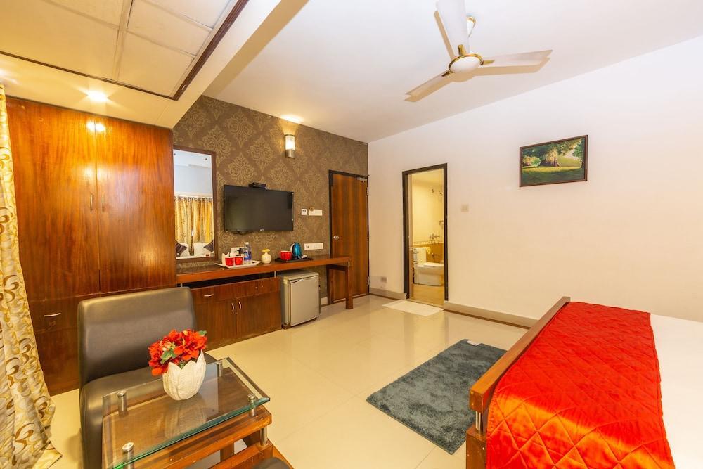 Hotel Treebo Trend Time Square Marine Drive Kochi Zewnętrze zdjęcie