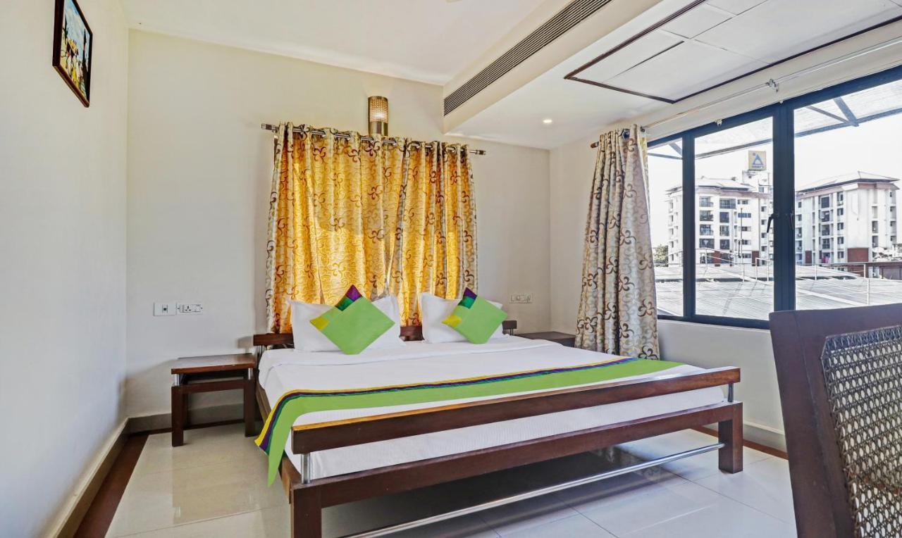 Hotel Treebo Trend Time Square Marine Drive Kochi Zewnętrze zdjęcie
