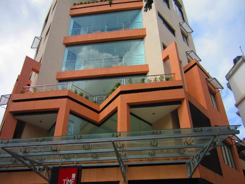 Hotel Treebo Trend Time Square Marine Drive Kochi Zewnętrze zdjęcie