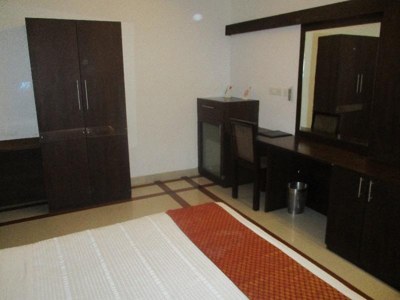 Hotel Treebo Trend Time Square Marine Drive Kochi Zewnętrze zdjęcie