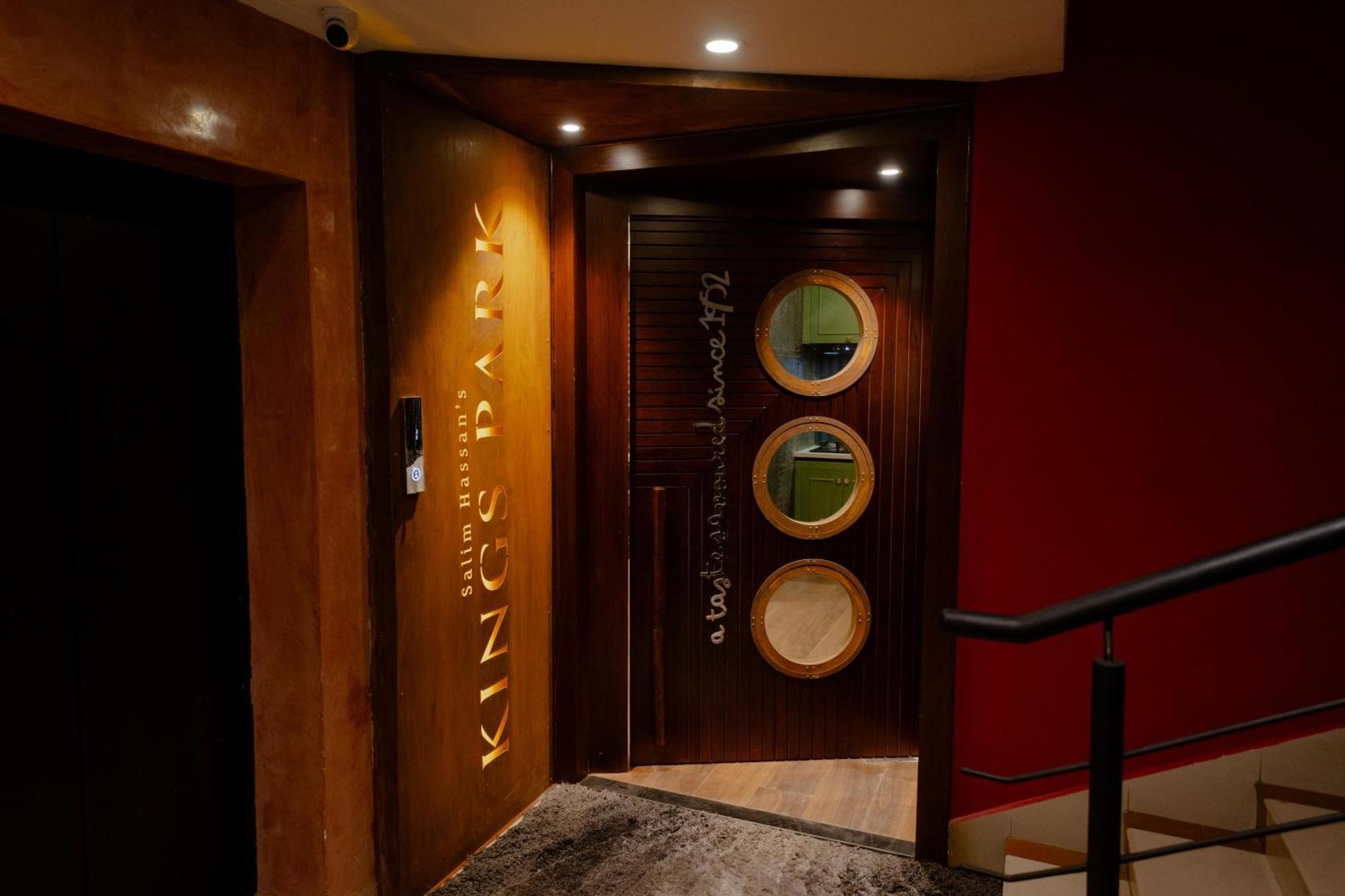 Hotel Treebo Trend Time Square Marine Drive Kochi Zewnętrze zdjęcie