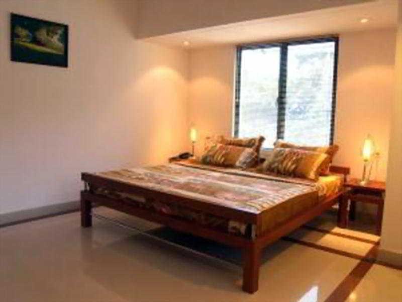 Hotel Treebo Trend Time Square Marine Drive Kochi Pokój zdjęcie