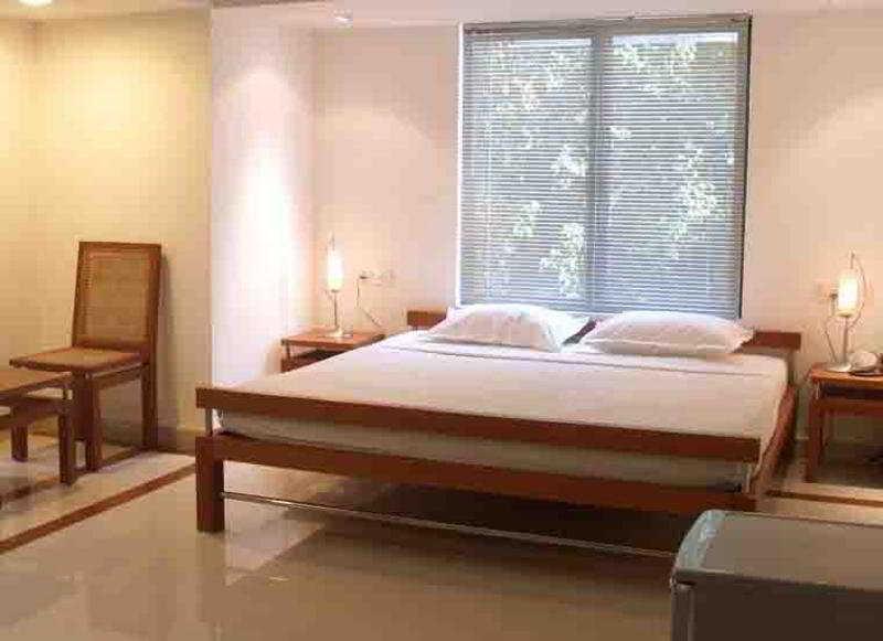 Hotel Treebo Trend Time Square Marine Drive Kochi Pokój zdjęcie