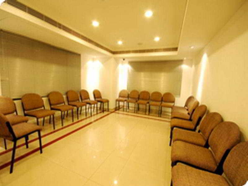 Hotel Treebo Trend Time Square Marine Drive Kochi Zaplecze biznesowe zdjęcie