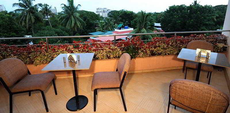 Hotel Treebo Trend Time Square Marine Drive Kochi Zewnętrze zdjęcie