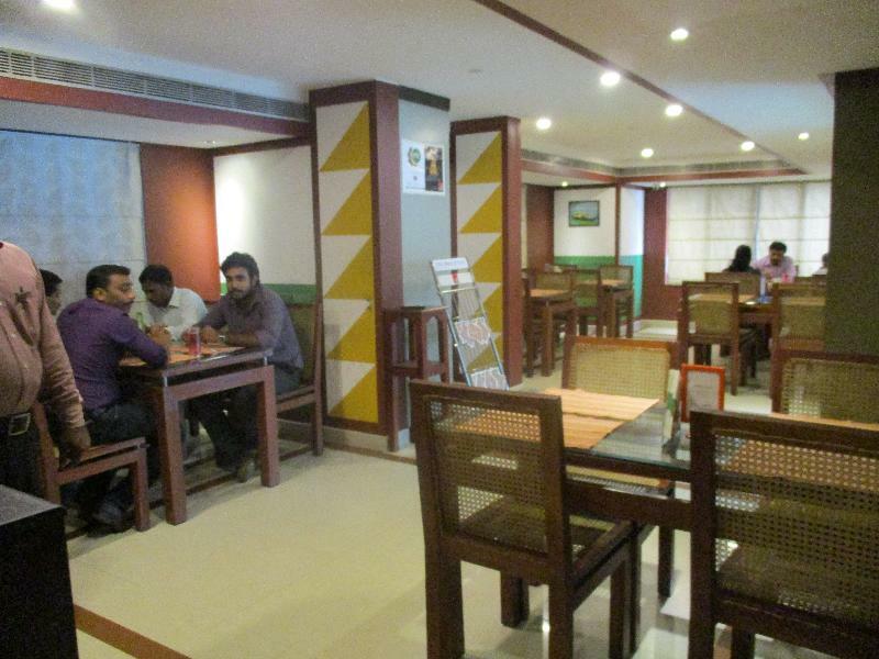 Hotel Treebo Trend Time Square Marine Drive Kochi Zewnętrze zdjęcie